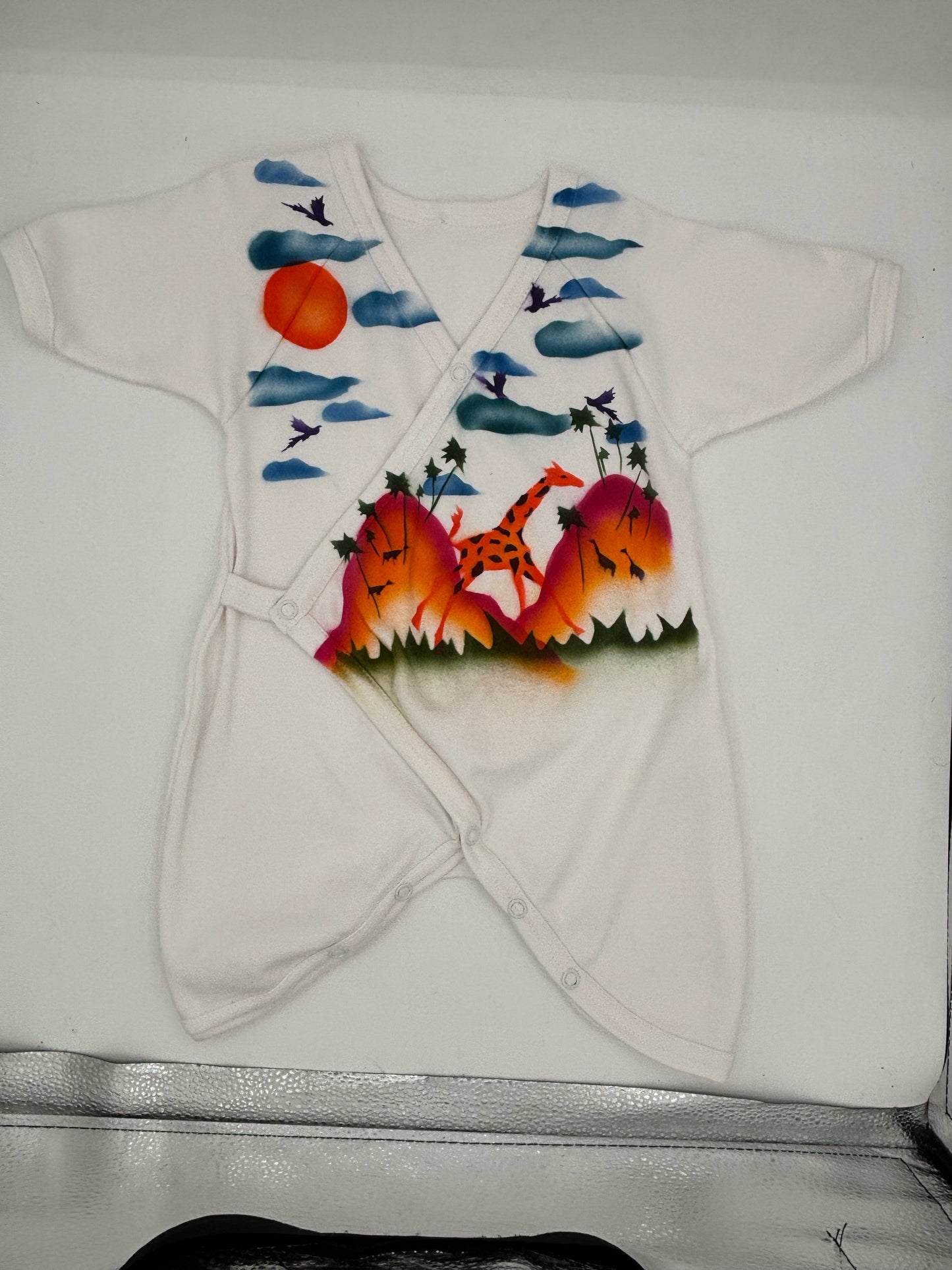 6 M - Kimono Hand Painted Giraffe Design