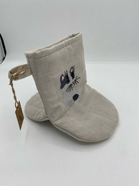 Linen Oven Mitt with Embroidered Cat