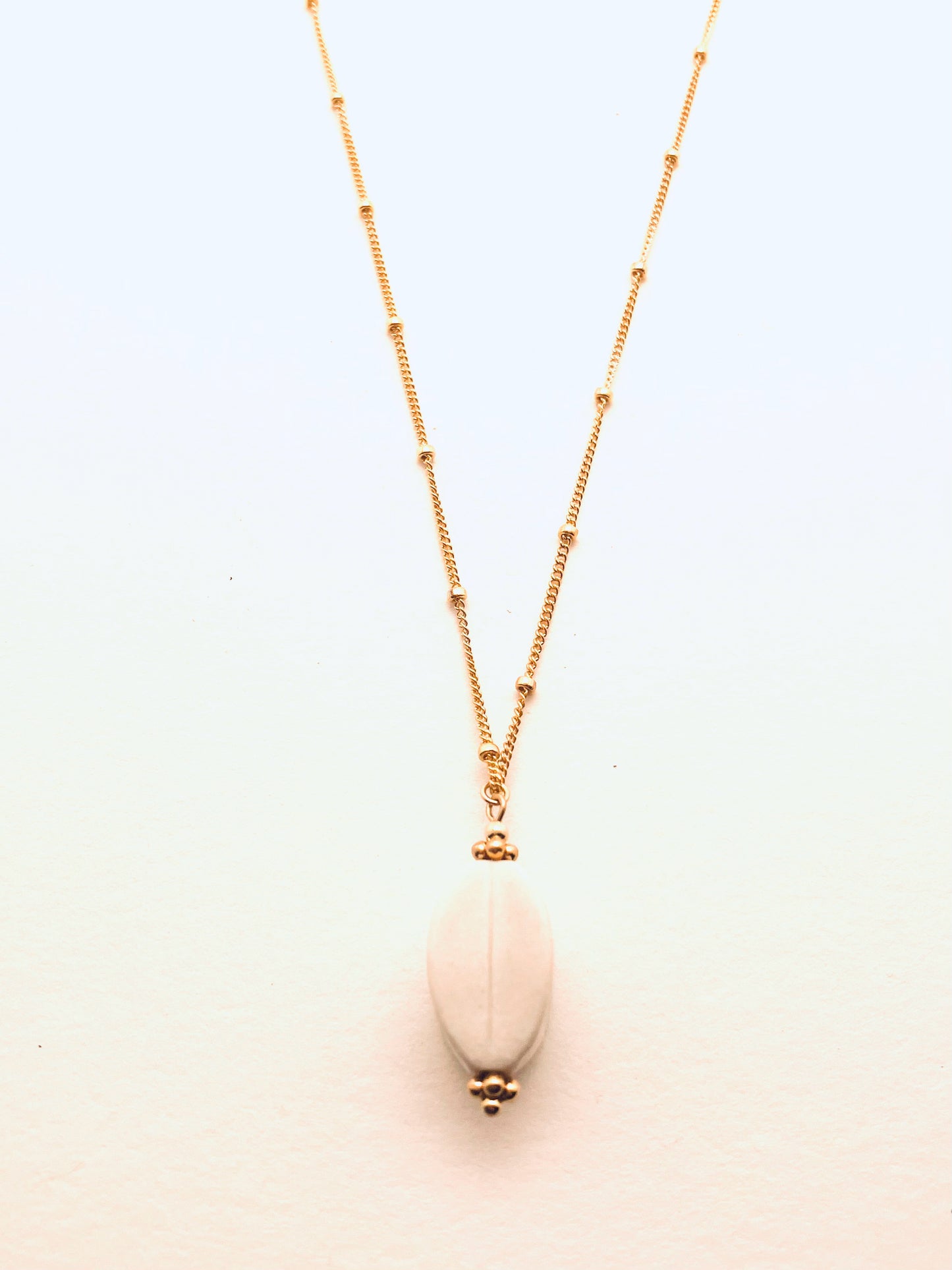 Magnora Necklace, White