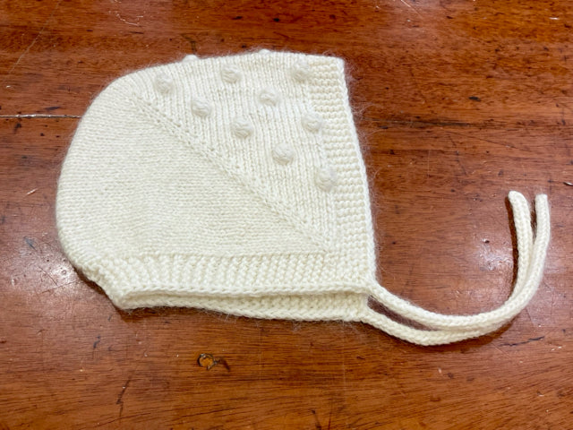 12-24 M Cream Cotton and Mohair Knit Baby Bonnet with Bobbles and tie