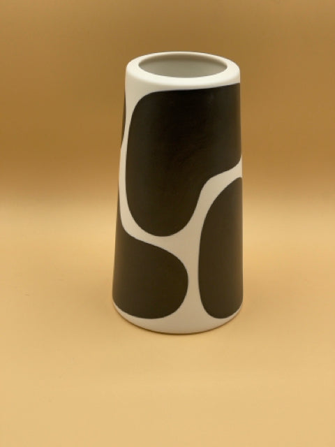 Black Color Block Pillar Vase