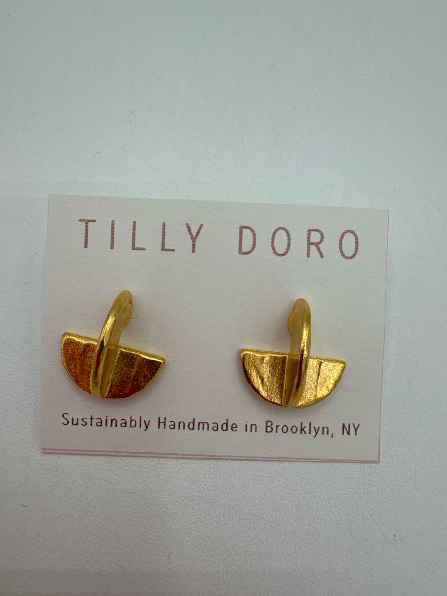 Eclipses Studs