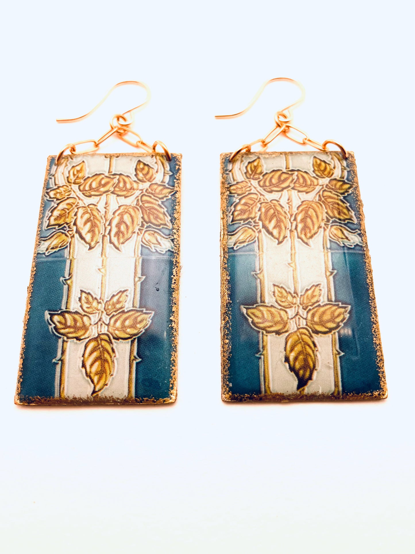 Chain Dangles with Leaves