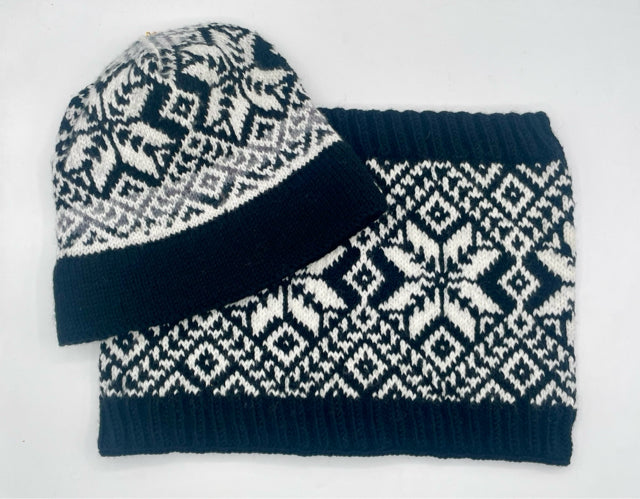 Black and White w/Gray Norwegian Star Wool Knit Cowl