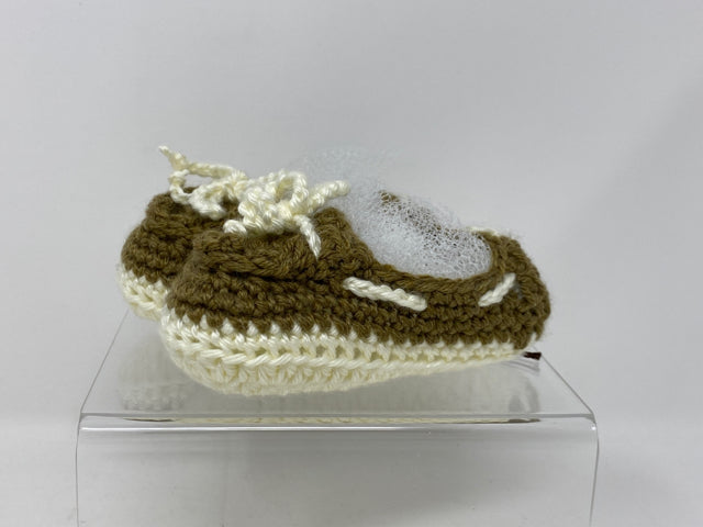 2 Y Brown Crocheted Acrylic Deck Shoes