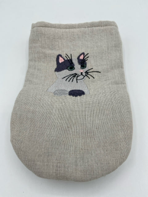 Linen Oven Mitt with Embroidered Cat