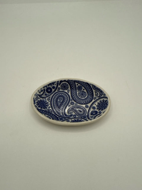 PorcelainO val Trinket Dish With Paisley Design