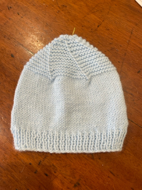 6 M Light Blue Acrylic Knit Hat