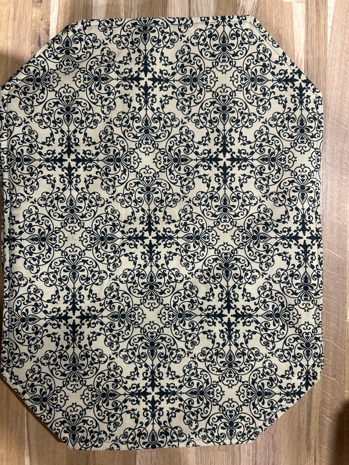 Set of 4 Placemats -  dark floral/black beige guilded design