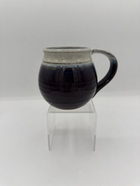 Medium Rounded Stoneware Mug - Purple