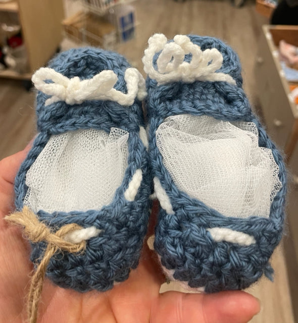 3 Y Blue Crocheted Acrylic Deck Shoes