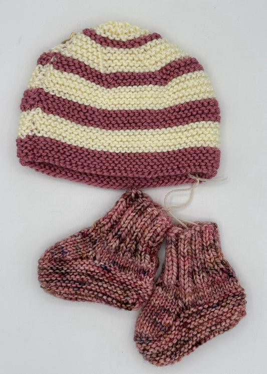 0-6 M Pink Heather Beanie and Bootie Set