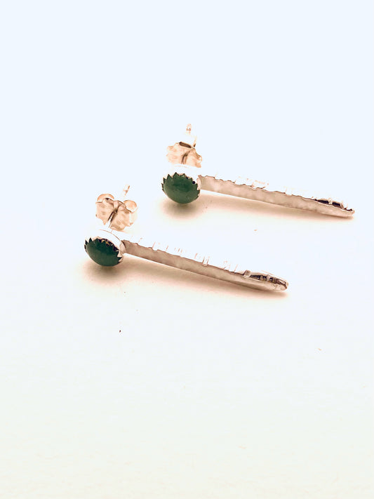 Dagger Studs with 5 mm Aventurine