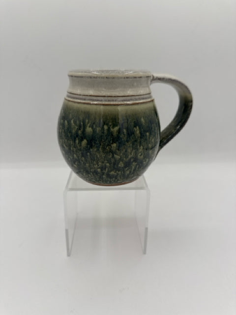 Medium Rounded Stoneware Mug - Froggy Bottom