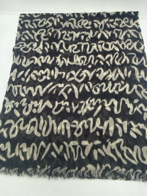Black & Cream Story Wool Scarf